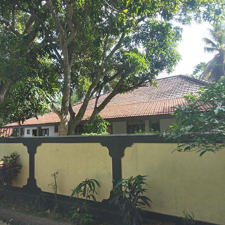 Water Front Home Stay And Resort Anuradhapura Ngoại thất bức ảnh