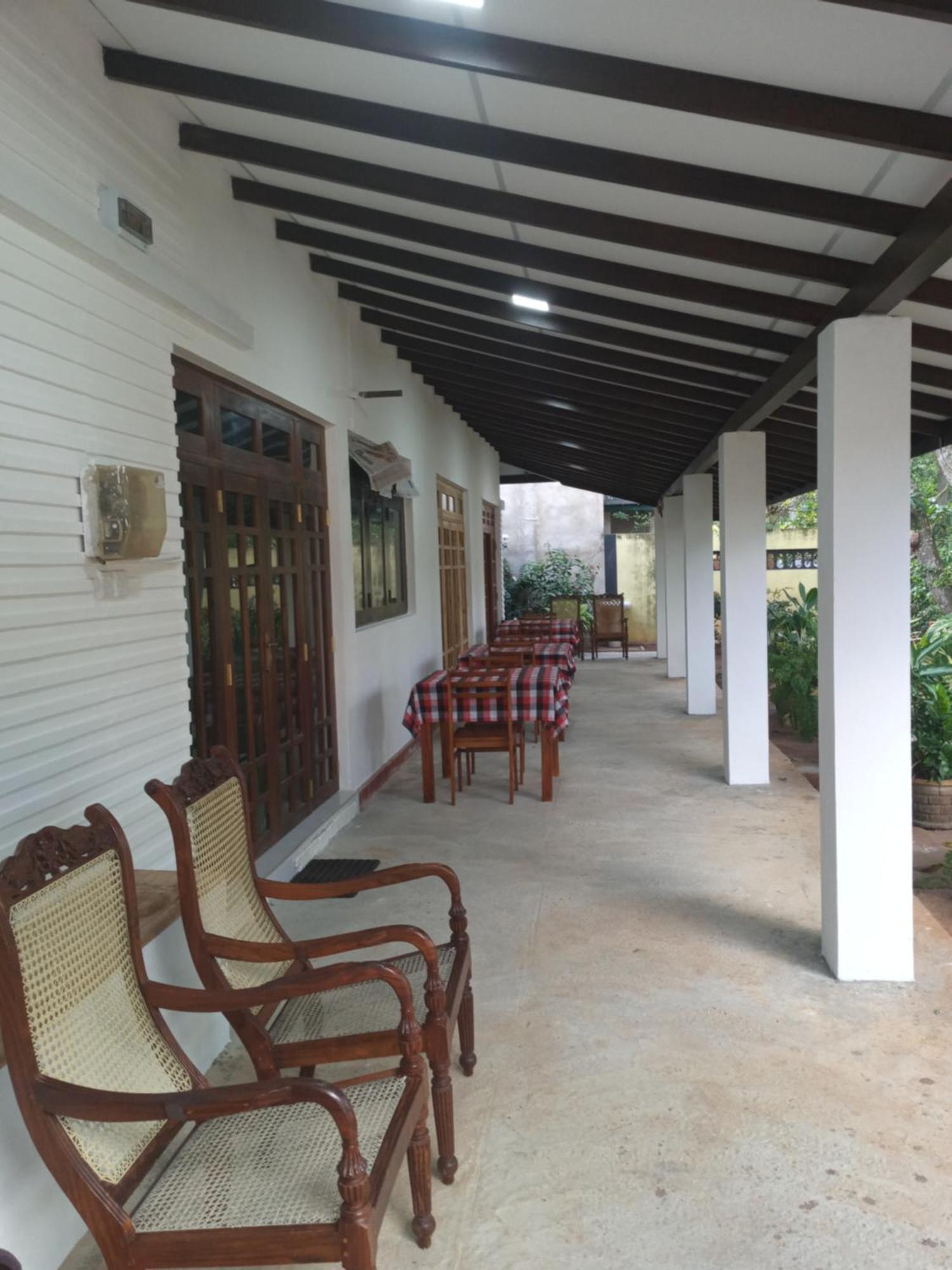 Water Front Home Stay And Resort Anuradhapura Ngoại thất bức ảnh