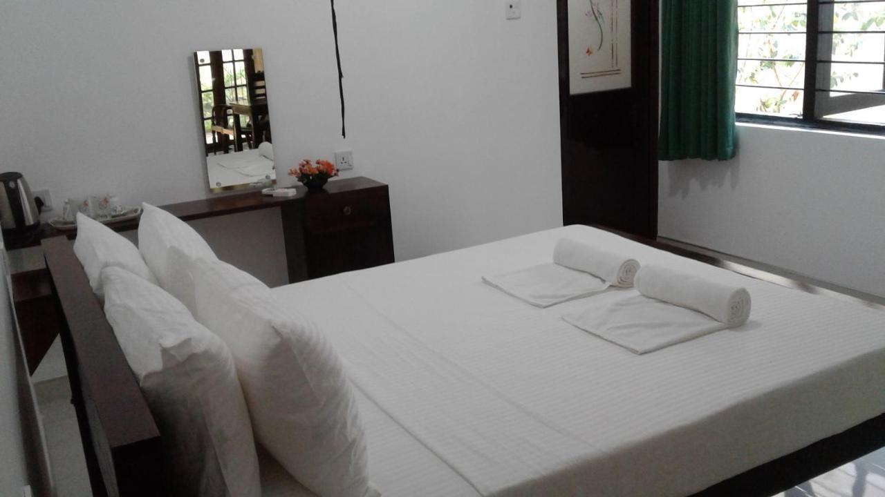 Water Front Home Stay And Resort Anuradhapura Ngoại thất bức ảnh